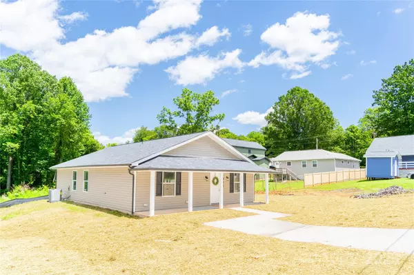 Statesville, NC 28677,810 W Raleigh AVE