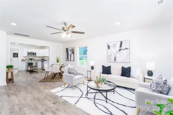 810 W Raleigh AVE, Statesville, NC 28677