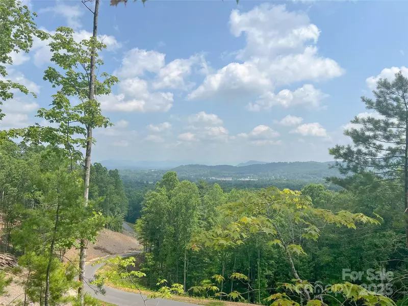 000 Northview DR #11, Hendersonville, NC 28791