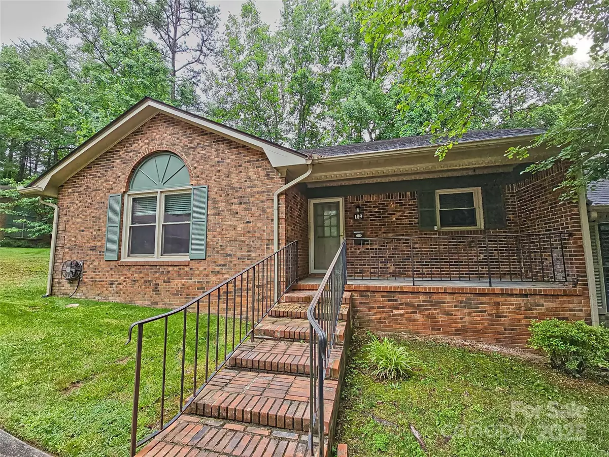 Fort Mill, SC 29715,109 Phil CT