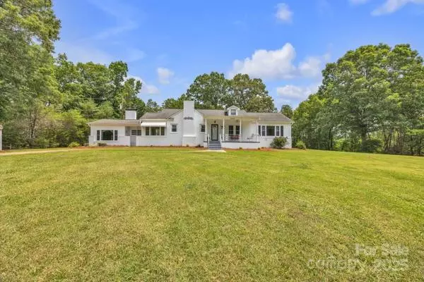 Valdese, NC 28690,3804 Lippard LN