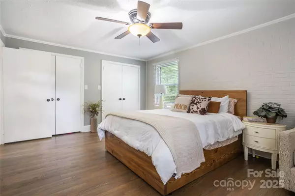Kings Mountain, NC 28086,803 Woodside DR
