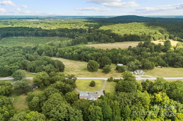 Clover, SC 29710,901 N Kingsburry RD
