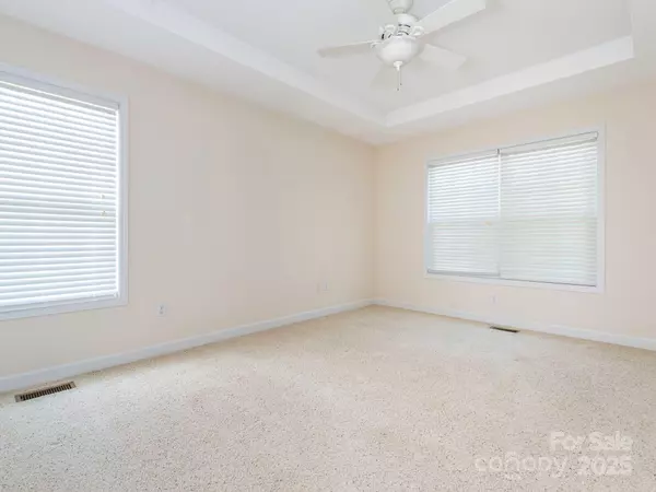 York, SC 29745,1271 Applewood LN