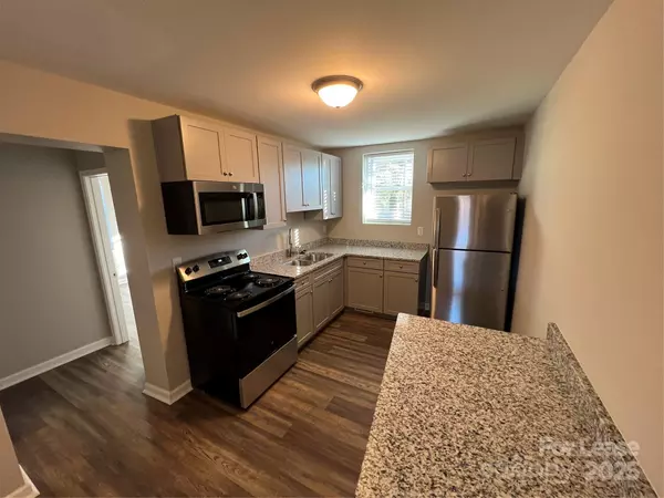 Hickory, NC 28602,415 19th ST SW #4