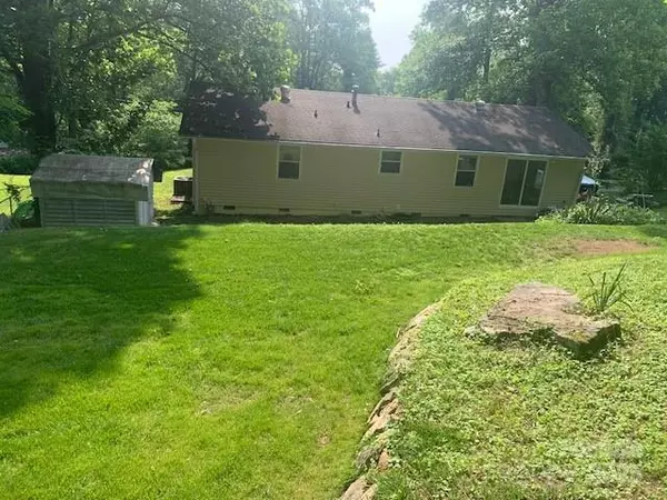 Hendersonville, NC 28739,107 ROBLEIGH DR #5