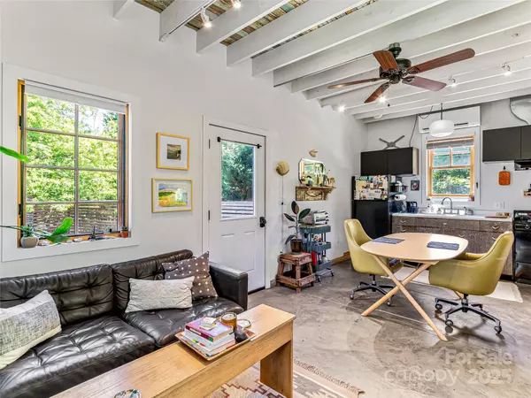 Asheville, NC 28806,6 Wamboldt AVE