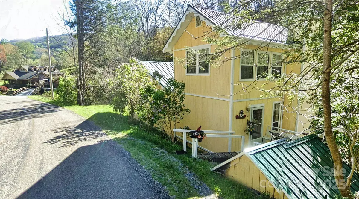 Newland, NC 28657,232 Cole Hollow RD