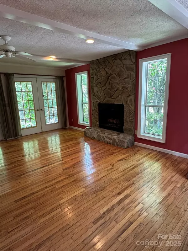 Newland, NC 28657,232 Cole Hollow RD