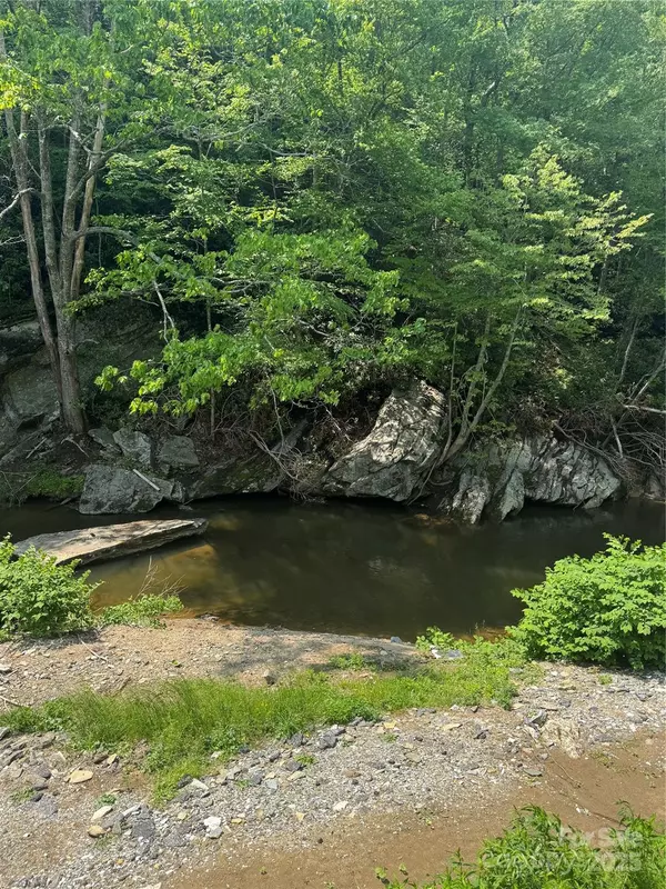 Newland, NC 28657,232 Cole Hollow RD