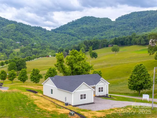 Clyde, NC 28785,12 Gracie Rose ST