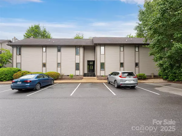 Asheville, NC 28803,201 Racquet Club RD #21