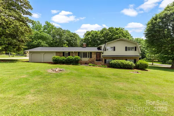 Gastonia, NC 28056,111 Kelly LN