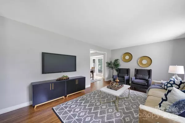 Charlotte, NC 28210,3800 Lovett CIR