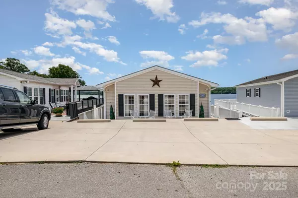 New London, NC 28127,141 Badin Lake CIR