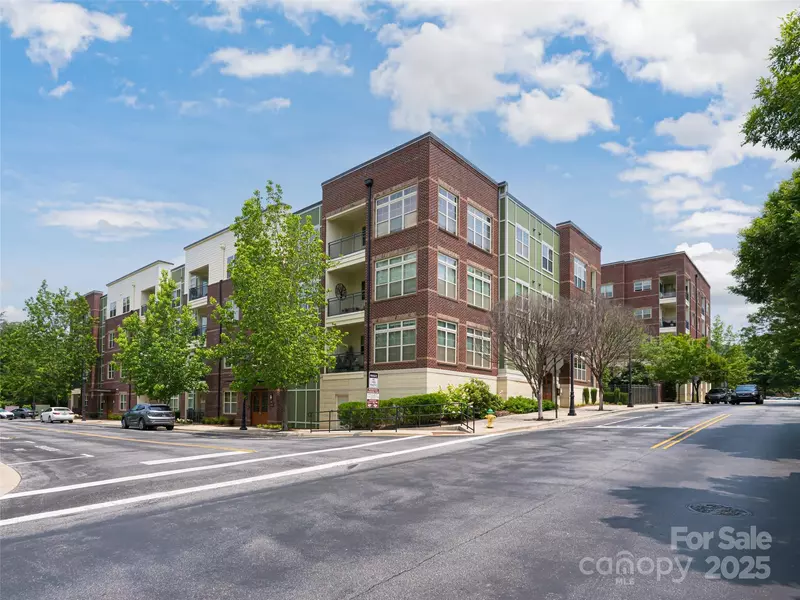 5 Farleigh ST #206, Asheville, NC 28803