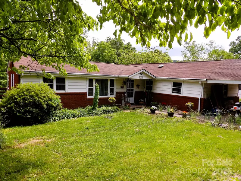 345 Old Toll CIR, Black Mountain, NC 28711