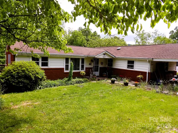 345 Old Toll CIR, Black Mountain, NC 28711