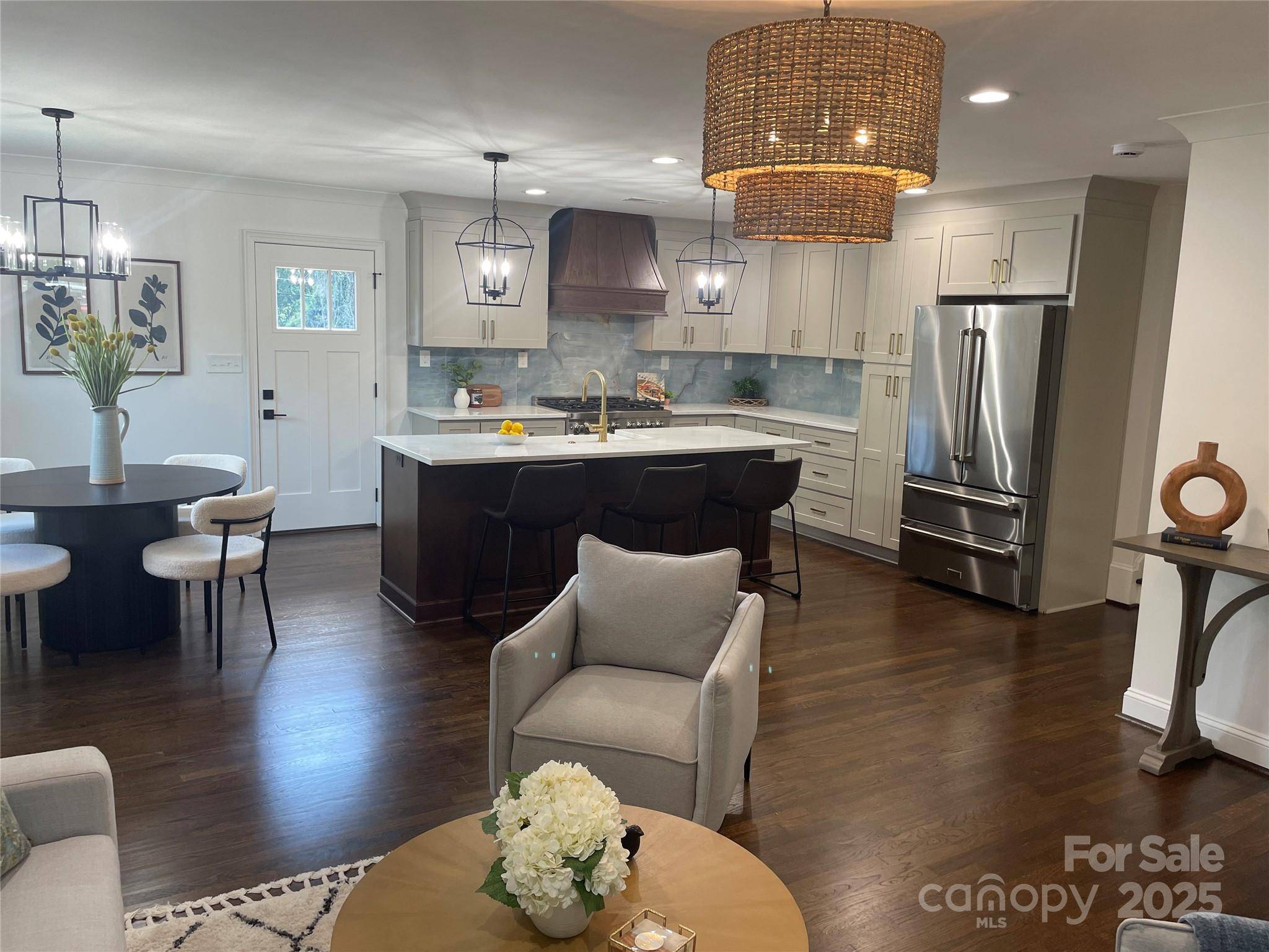 Charlotte, NC 28211,5840 Charing PL
