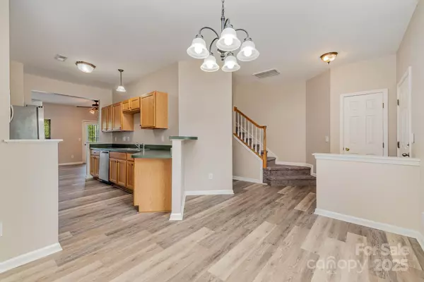 Charlotte, NC 28269,5322 Jocelyn LN