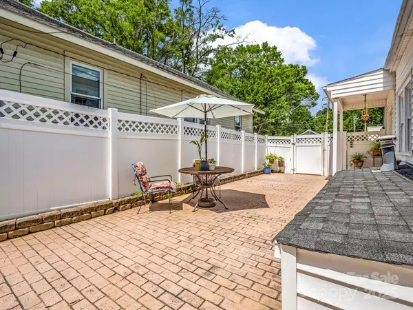 Lincolnton, NC 28092,329 E Congress ST