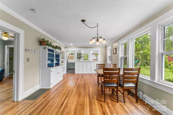 Hendersonville, NC 28791,1621 Ridgewood BLVD