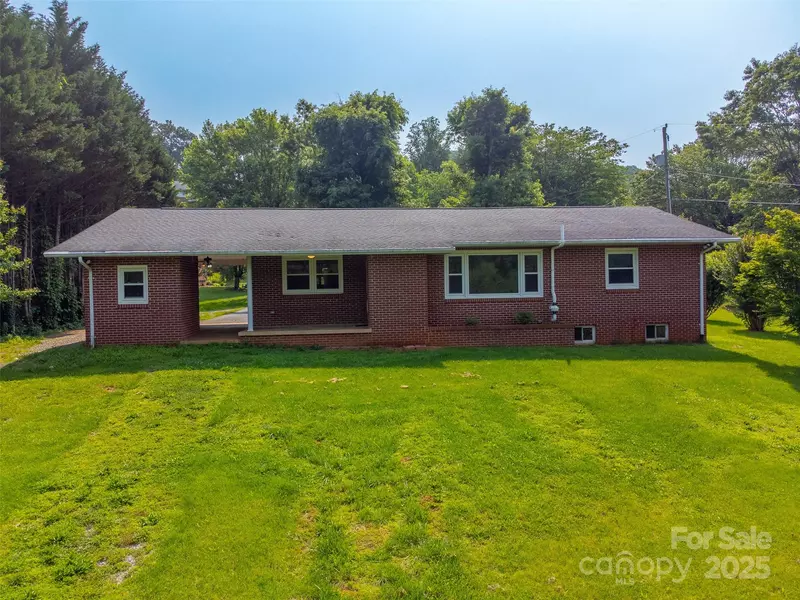 191 Rolling Green DR, Sylva, NC 28779