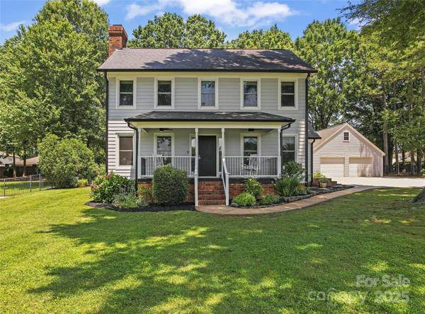 18733 Bluff Point RD, Cornelius, NC 28031