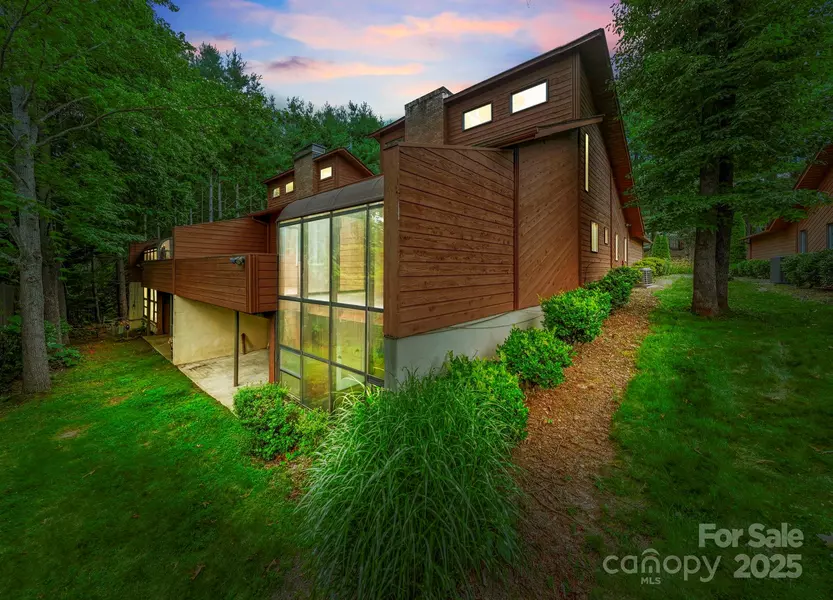 204 Woodfield DR, Asheville, NC 28803
