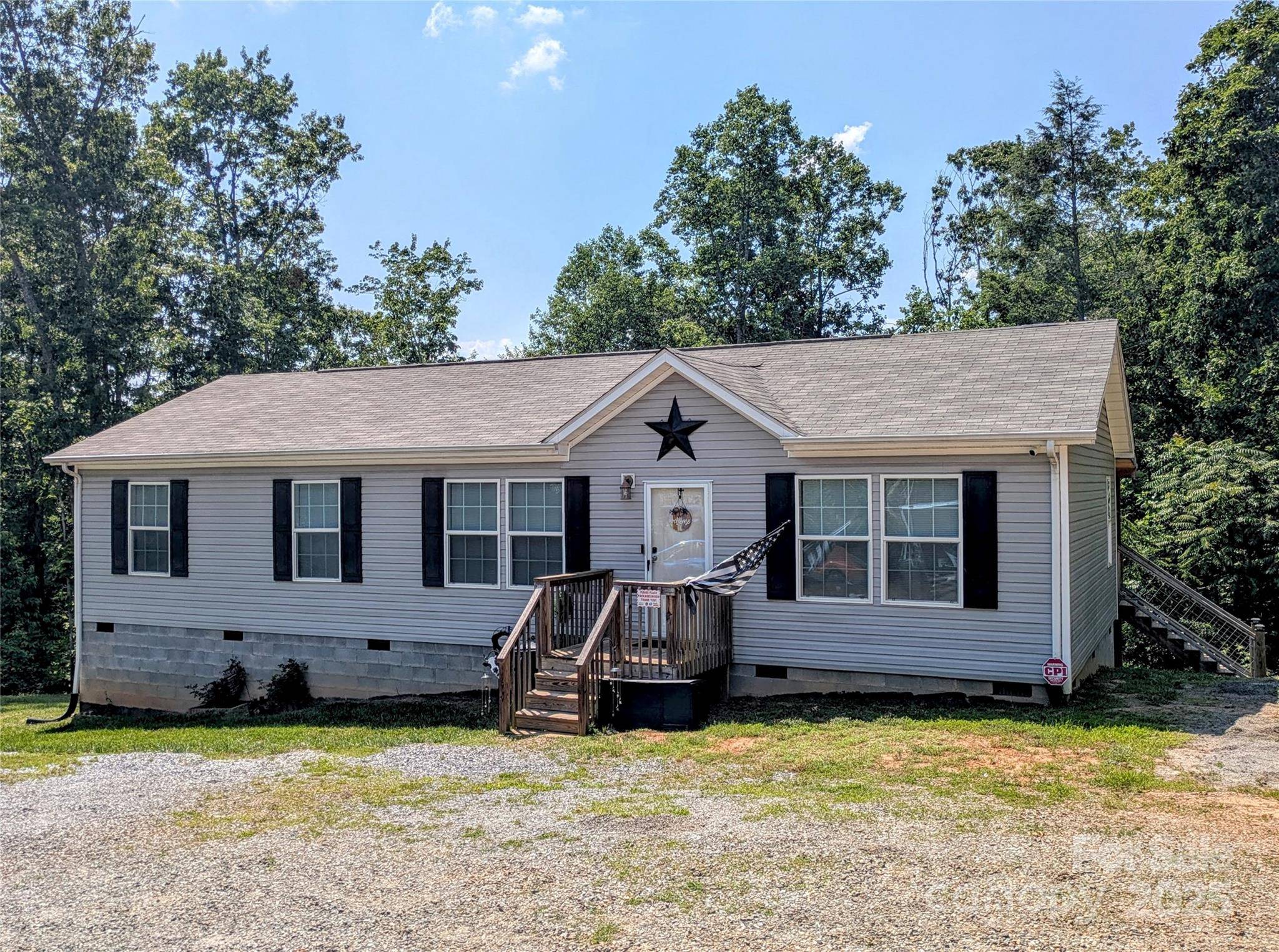 201 Smoky Mountain DR, Marion, NC 28752