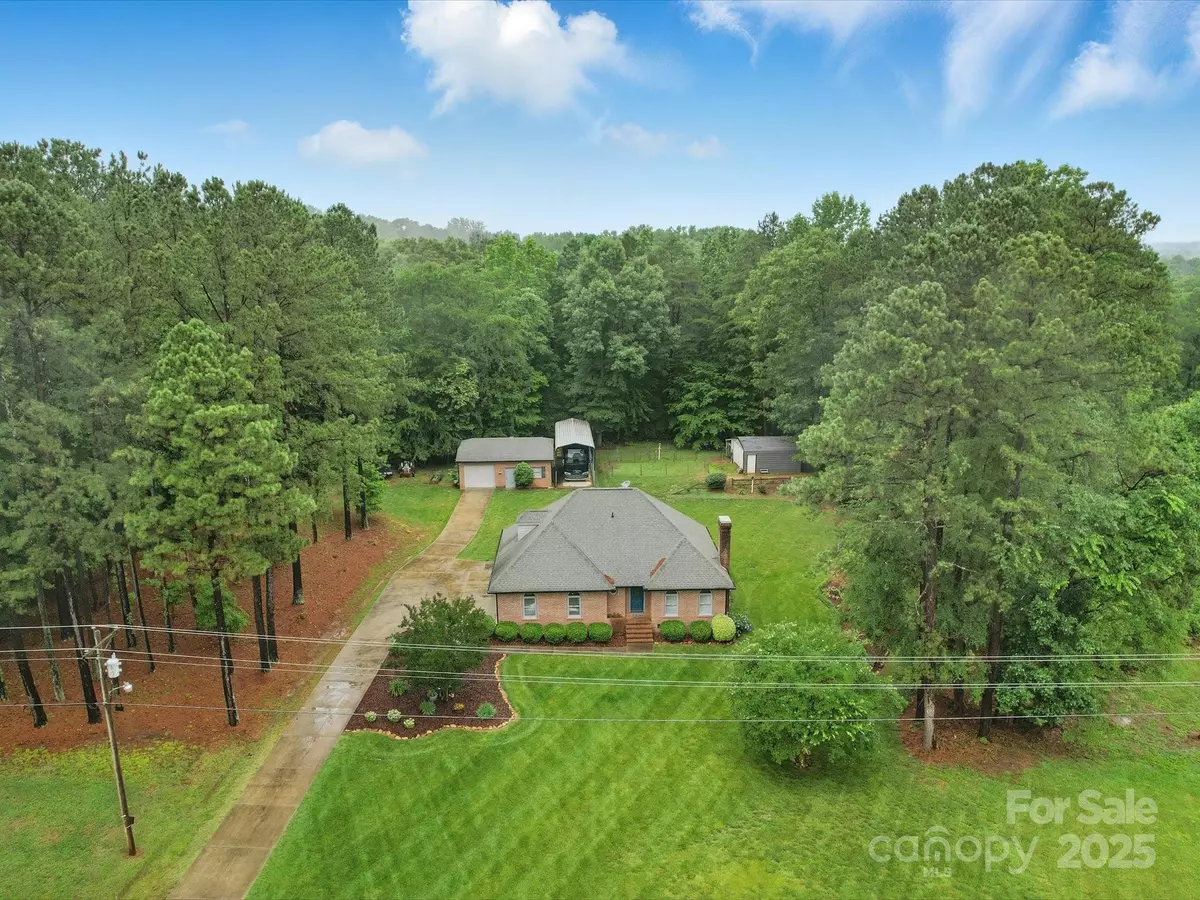 Stanley, NC 28164,733 Killian RD