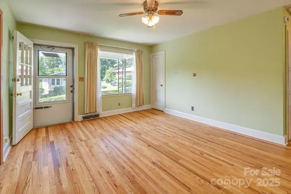Asheville, NC 28803,37 Taft AVE