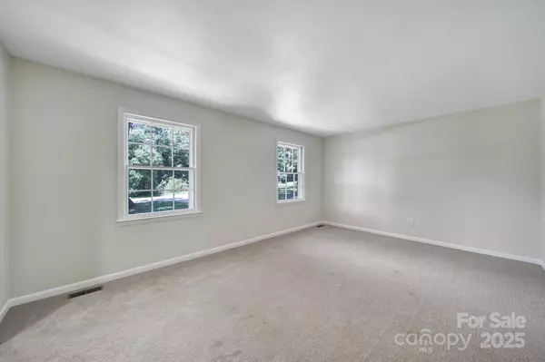 Lancaster, SC 29720,967 Hilldale DR