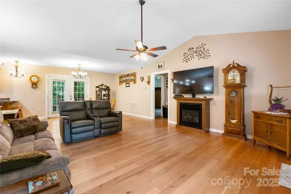 Columbus, NC 28722,251 Vera LN