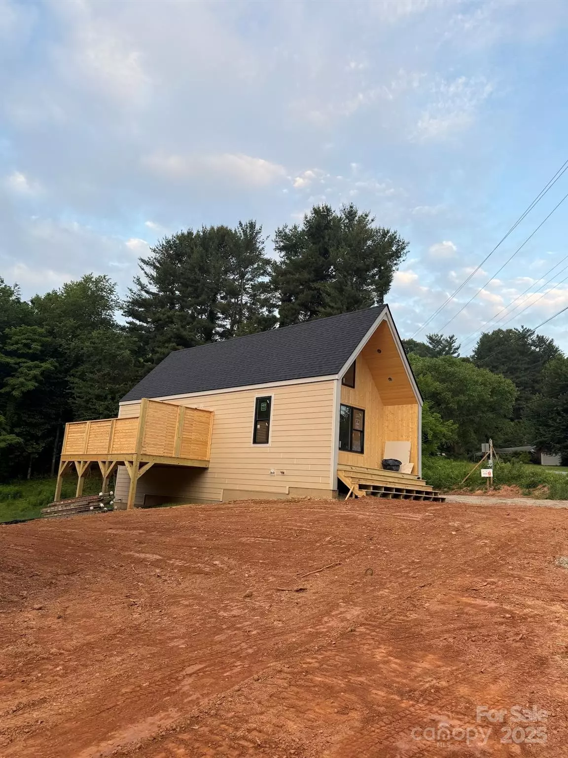 Waynesville, NC 28786,808 Country Club DR