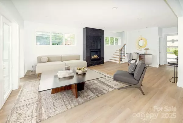 Asheville, NC 28803,29 Robin ST