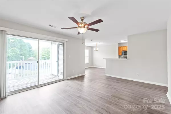 Charlotte, NC 28215,1104 Plaza Walk DR