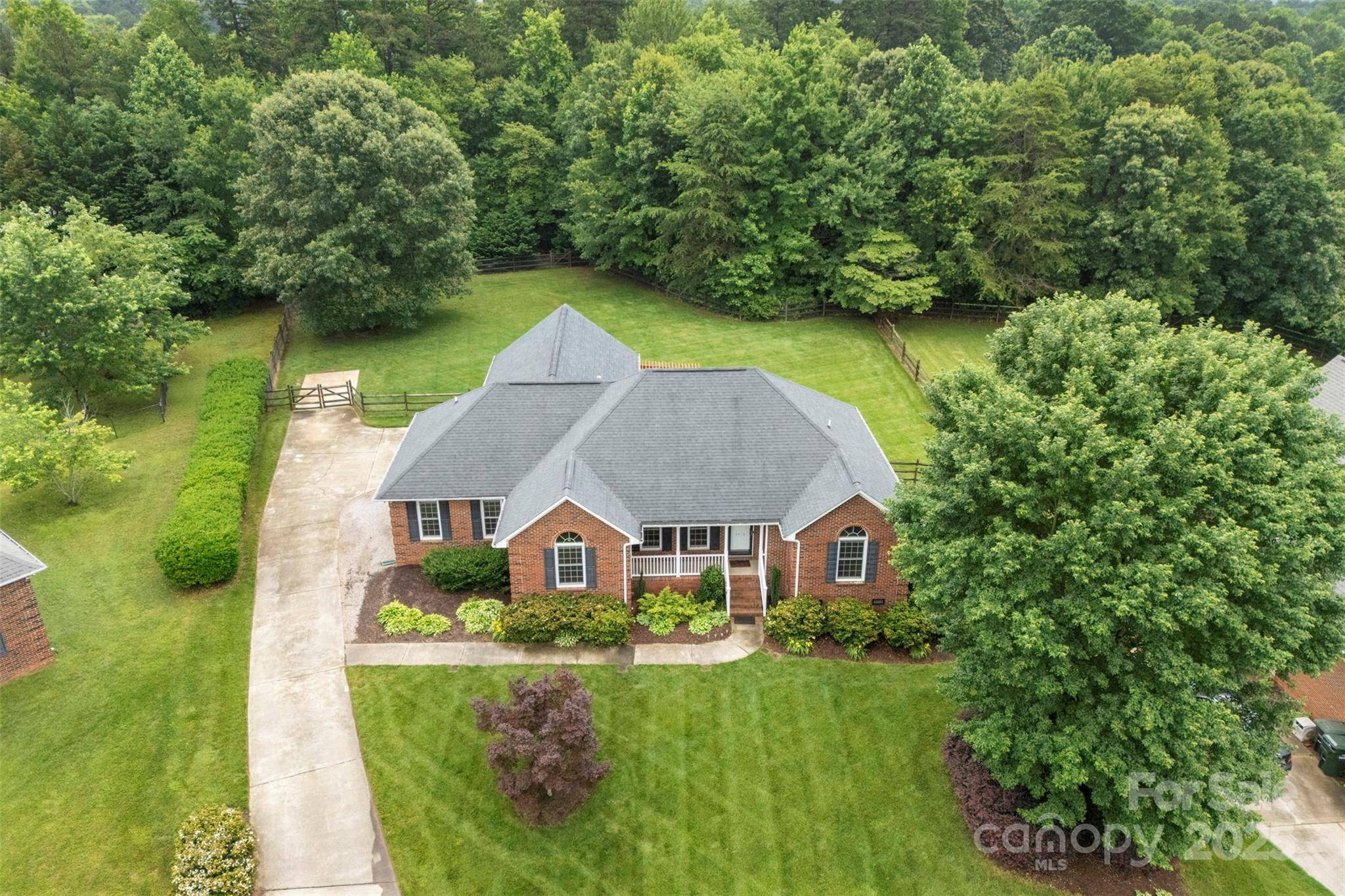 5410 Berryview LN, Gastonia, NC 28056