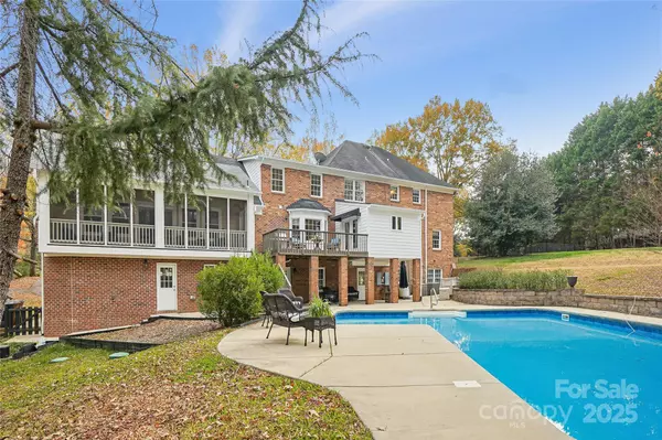 Matthews, NC 28104,315 Red Barn TRL