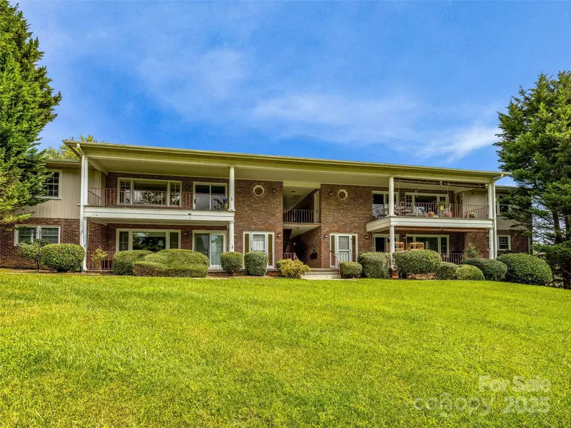 410 Golf View Condo LN #2D, Hendersonville, NC 28739