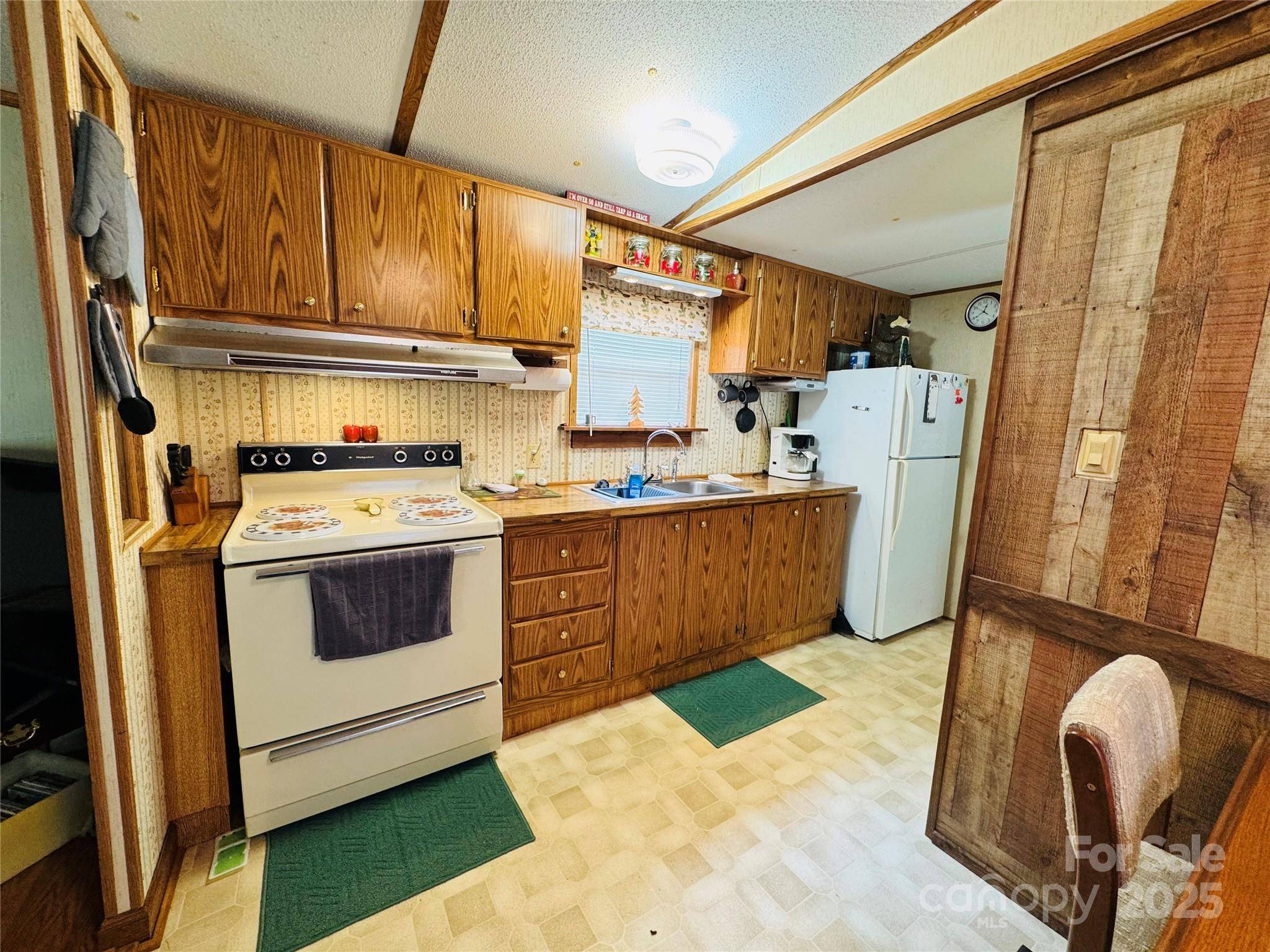 Jefferson, NC 28694,477 Parkway DR