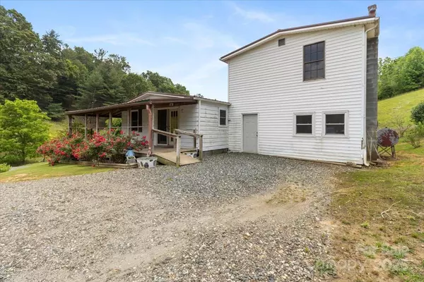 Madison, NC 28753,461 Tweed RD