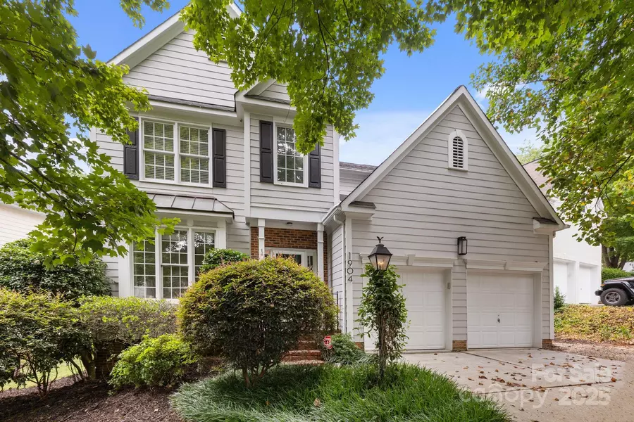 1904 Dearmon DR, Charlotte, NC 28205