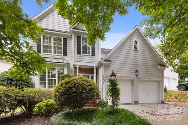 1904 Dearmon DR, Charlotte, NC 28205