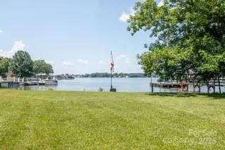 7423 Norman Island DR, Cornelius, NC 28031