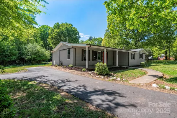 Statesville, NC 28625,509 Eastside DR