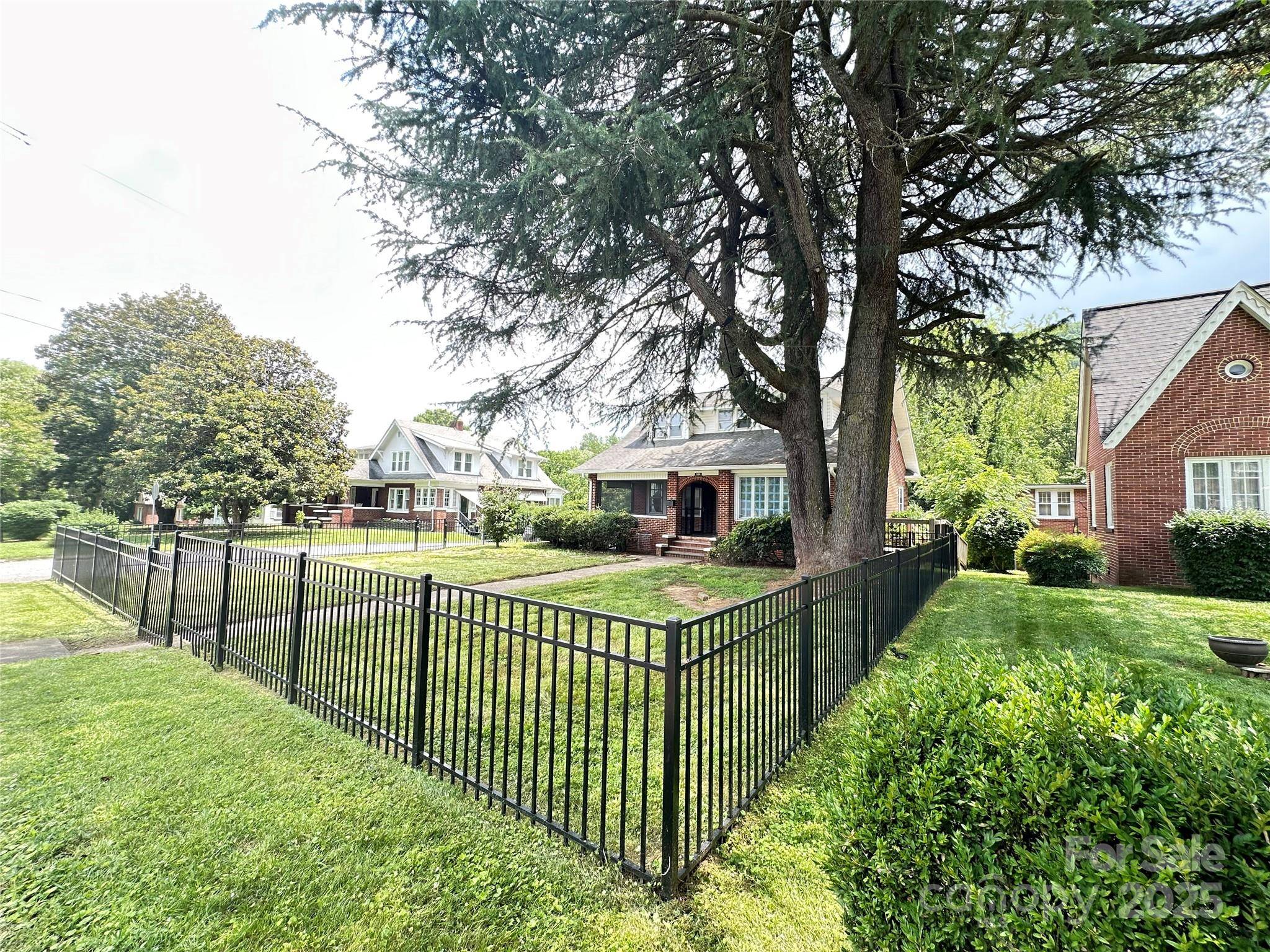 Marion, NC 28752,584 Rutherford RD