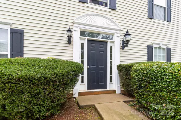 Charlotte, NC 28215,1108 Plaza Walk DR