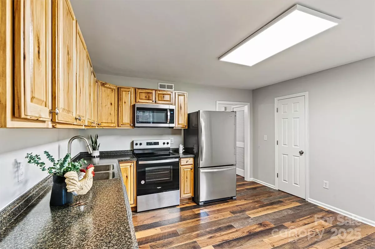 Hickory, NC 28601,729 Tenth AVE NE