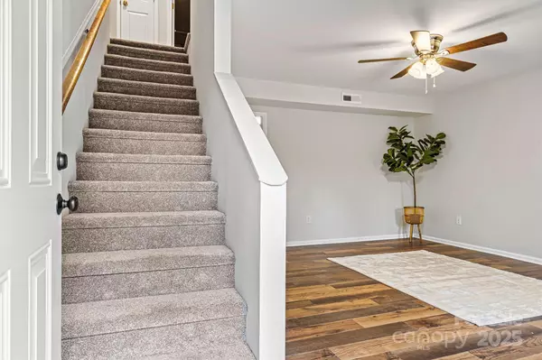 Hickory, NC 28601,729 Tenth AVE NE
